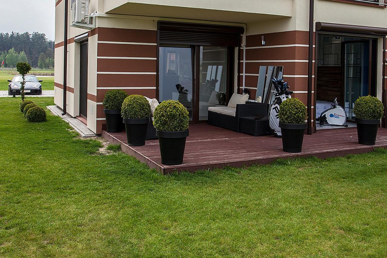 Golf Apartament W Sobieniach Sobienie Jeziory Εξωτερικό φωτογραφία