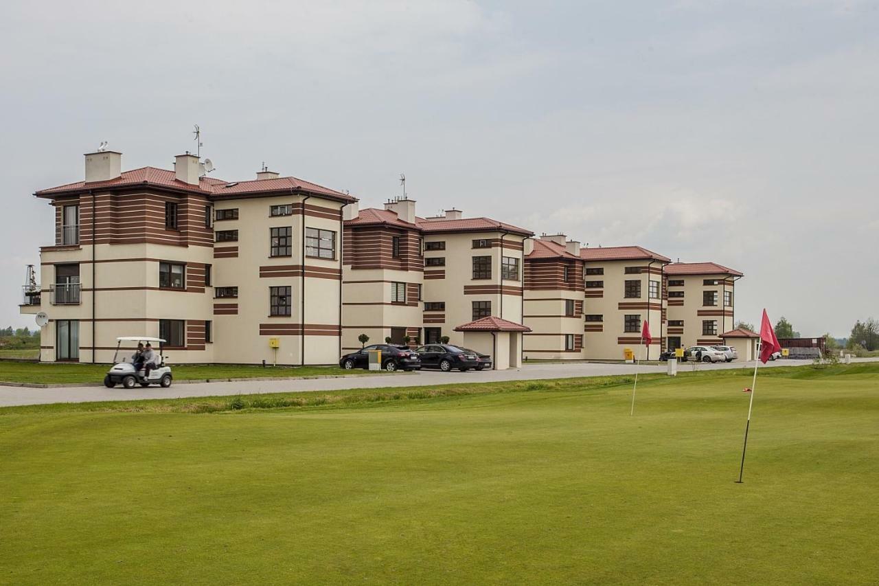 Golf Apartament W Sobieniach Sobienie Jeziory Εξωτερικό φωτογραφία