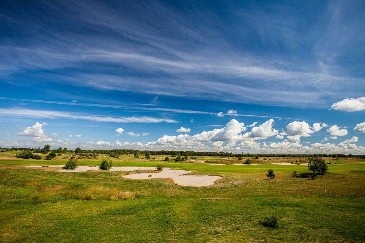 Golf Apartament W Sobieniach Sobienie Jeziory Εξωτερικό φωτογραφία